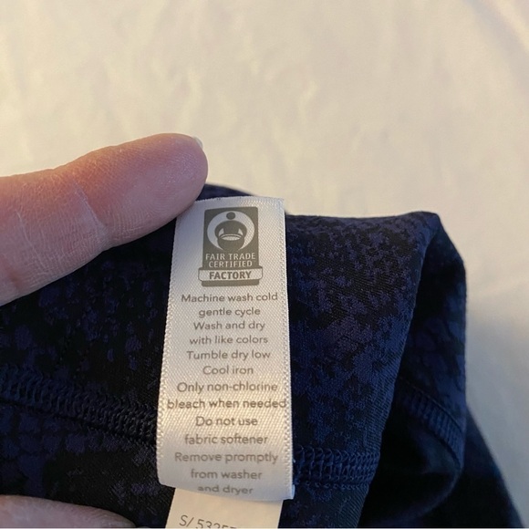 Athleta Ultimate 7/8 Tight Blue Snake Print size 3X‎ - Picture 8 of 10